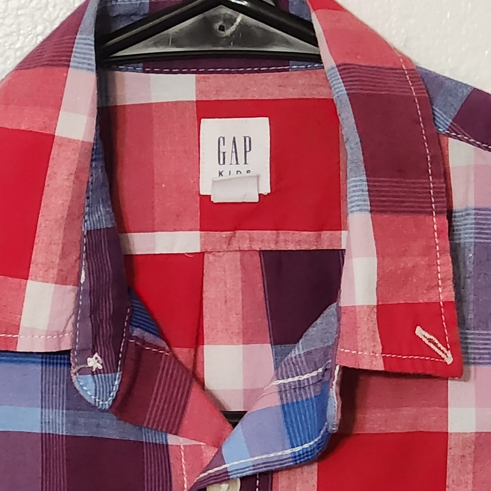 GAP size small (6-7) plaid shirt